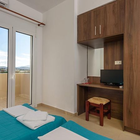 Elpidis Villa คอคคิโนส เปียร์โกส ภายนอก รูปภาพ