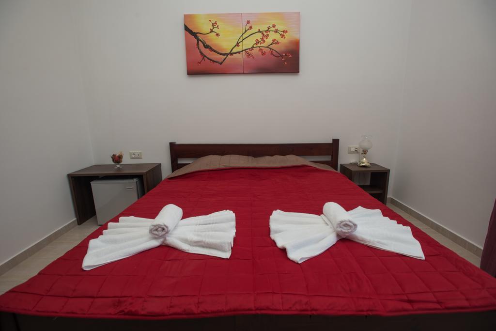 Elpidis Villa คอคคิโนส เปียร์โกส ห้อง รูปภาพ