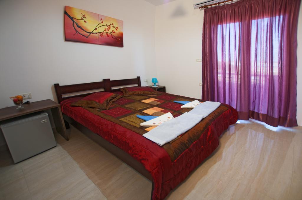 Elpidis Villa คอคคิโนส เปียร์โกส ภายนอก รูปภาพ