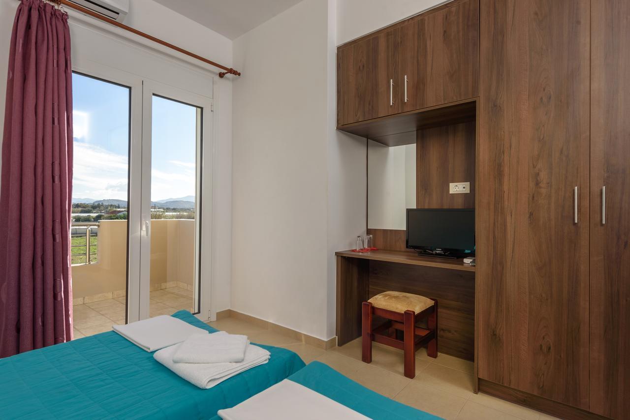 Elpidis Villa คอคคิโนส เปียร์โกส ภายนอก รูปภาพ